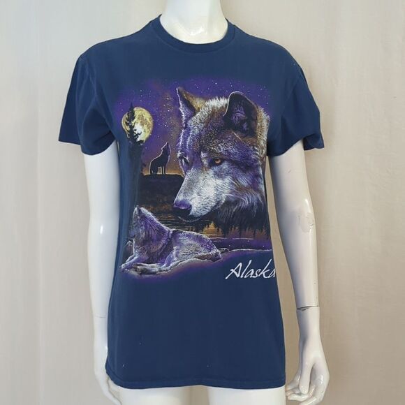 Alaska Tee Shirt Wolf Design Short Sleeves Size Medium - Picture 1 of 5